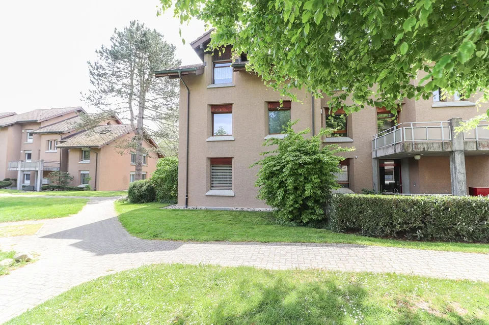 Appartement de 4,5 pièces fraîchement rénové avec place de parking, salle de hobby et compartiment de cave
