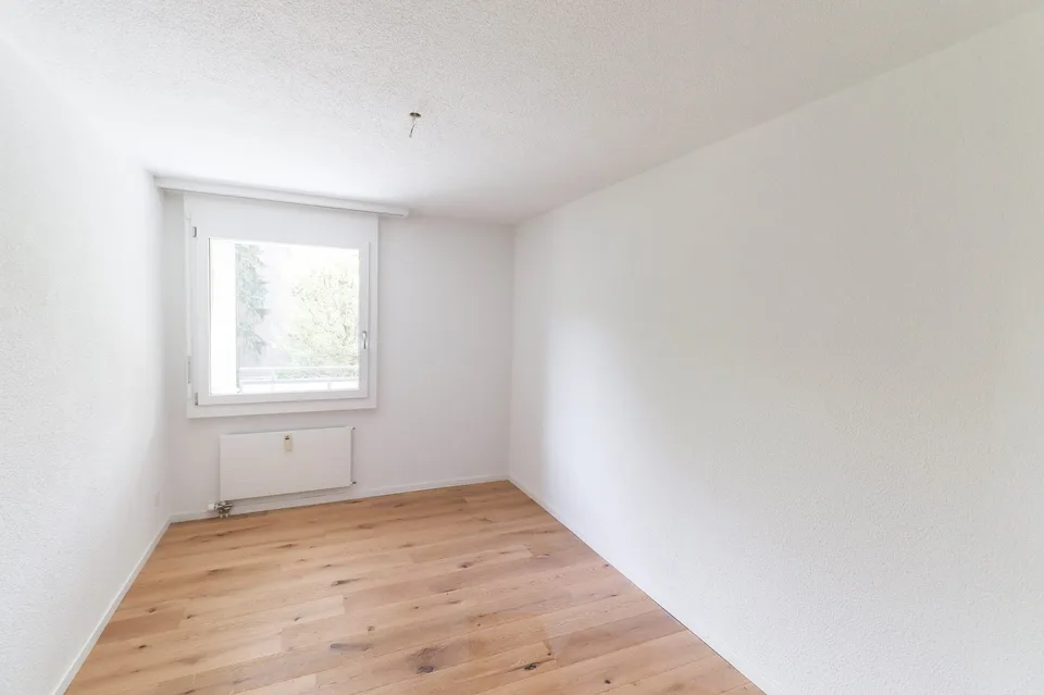 Appartement de 4,5 pièces fraîchement rénové avec place de parking, salle de hobby et compartiment de cave