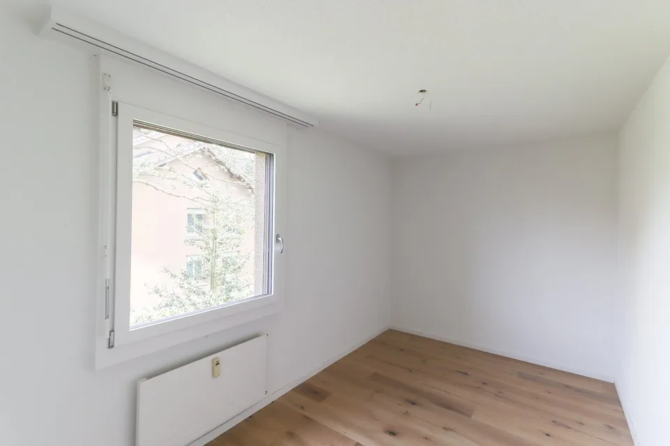 Appartement de 4,5 pièces fraîchement rénové avec place de parking, salle de hobby et compartiment de cave