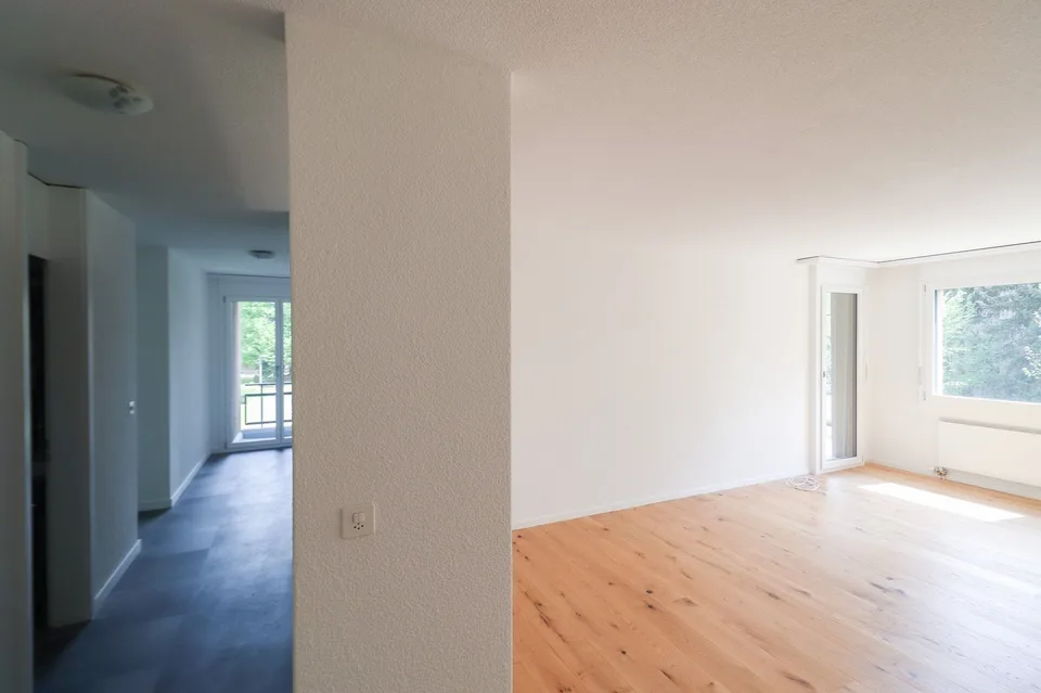 Appartement de 4,5 pièces fraîchement rénové avec place de parking, salle de hobby et compartiment de cave