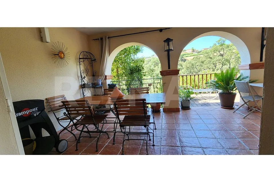 Appartement maisonette attractif de 5 pièces à Sainte-Maxime Côte d'Azur