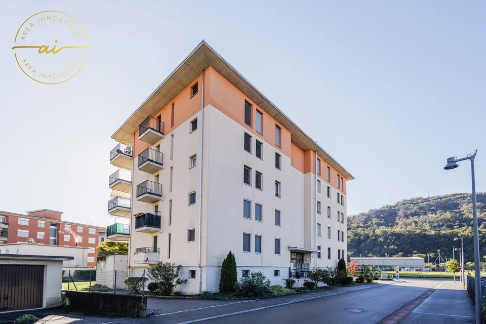Luminoso attico di 5 locali con grande terrazza a Chiasso