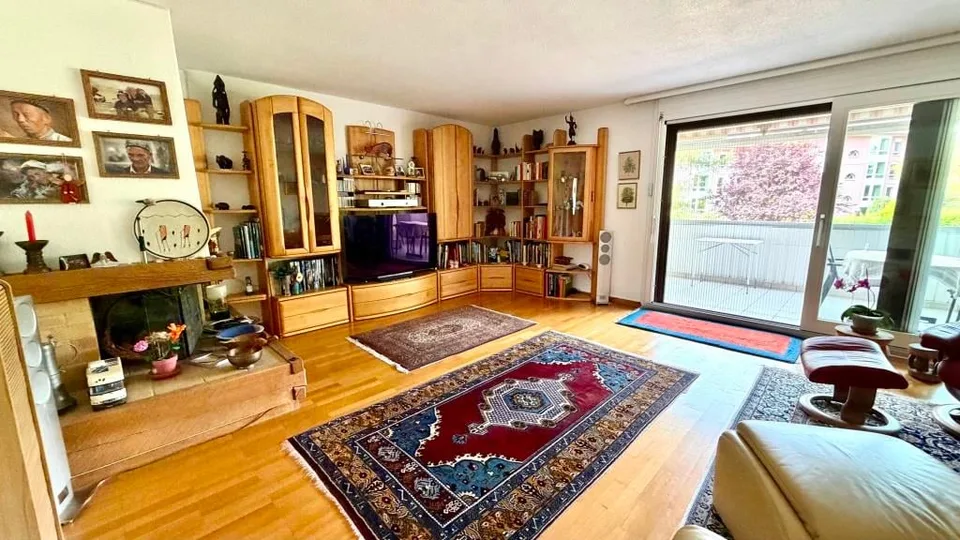 4.5-Zimmer-Wohnung mit Balkon und Garage in Köniz