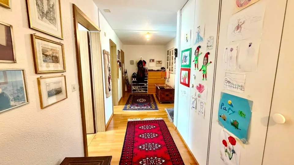 4.5-Zimmer-Wohnung mit Balkon und Garage in Köniz