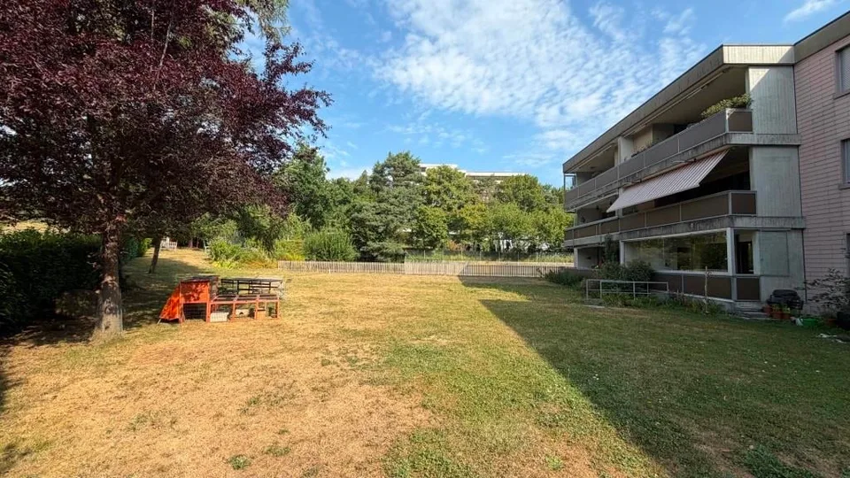 4.5-Zimmer-Wohnung mit Balkon und Garage in Köniz