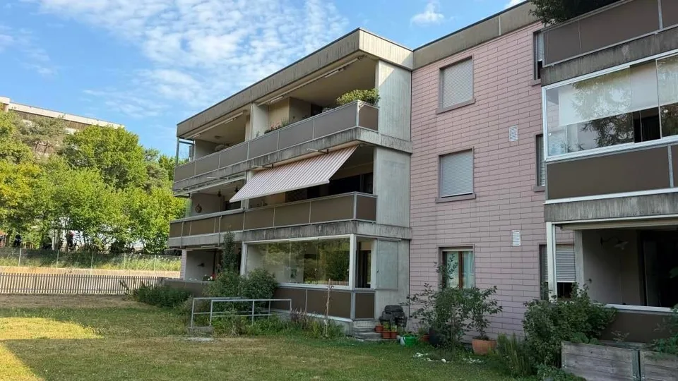 4.5-Zimmer-Wohnung mit Balkon und Garage in Köniz