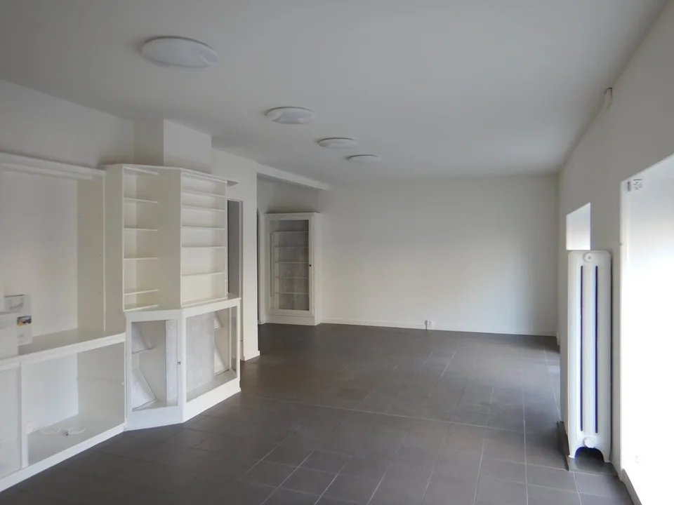 Attractive office or retail space for rent in the center of Bümpliz