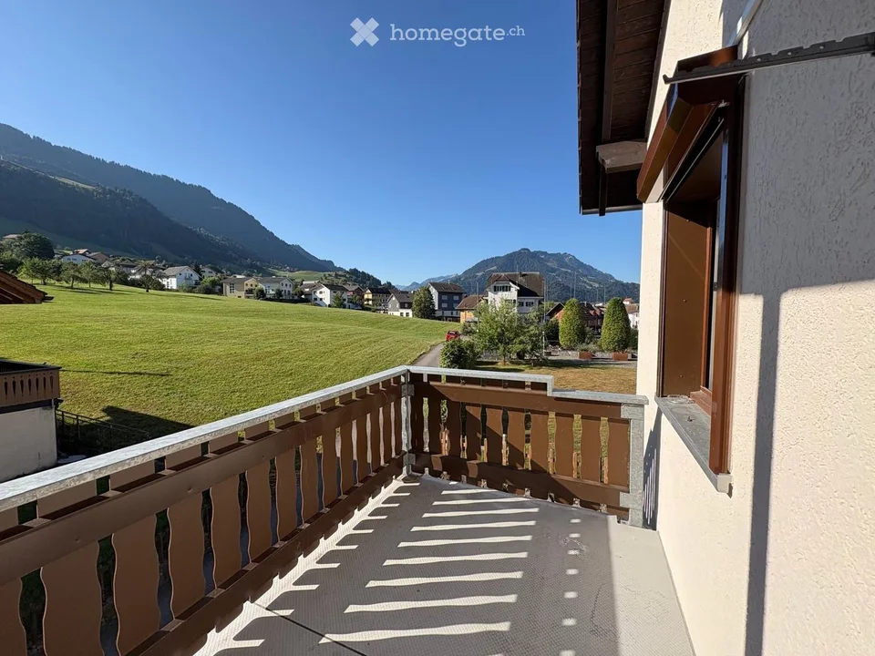Schöne 2.5 Zimmer Wohnung im Grünen