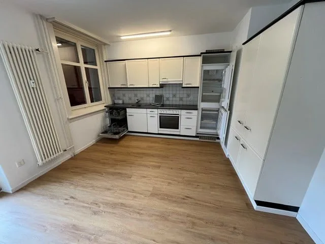 schöne und geräumige 3.5 Zimmer Wohnung
