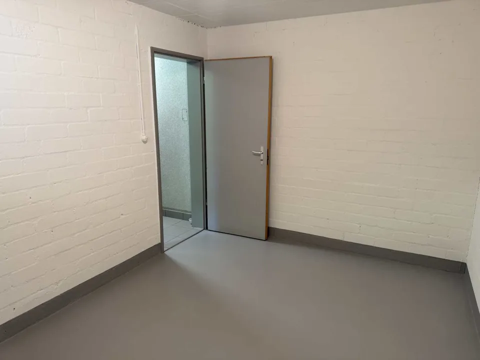 Grosszügige 6-Zimmer-Wohnung mit Balkon und Kamin in Neuenegg