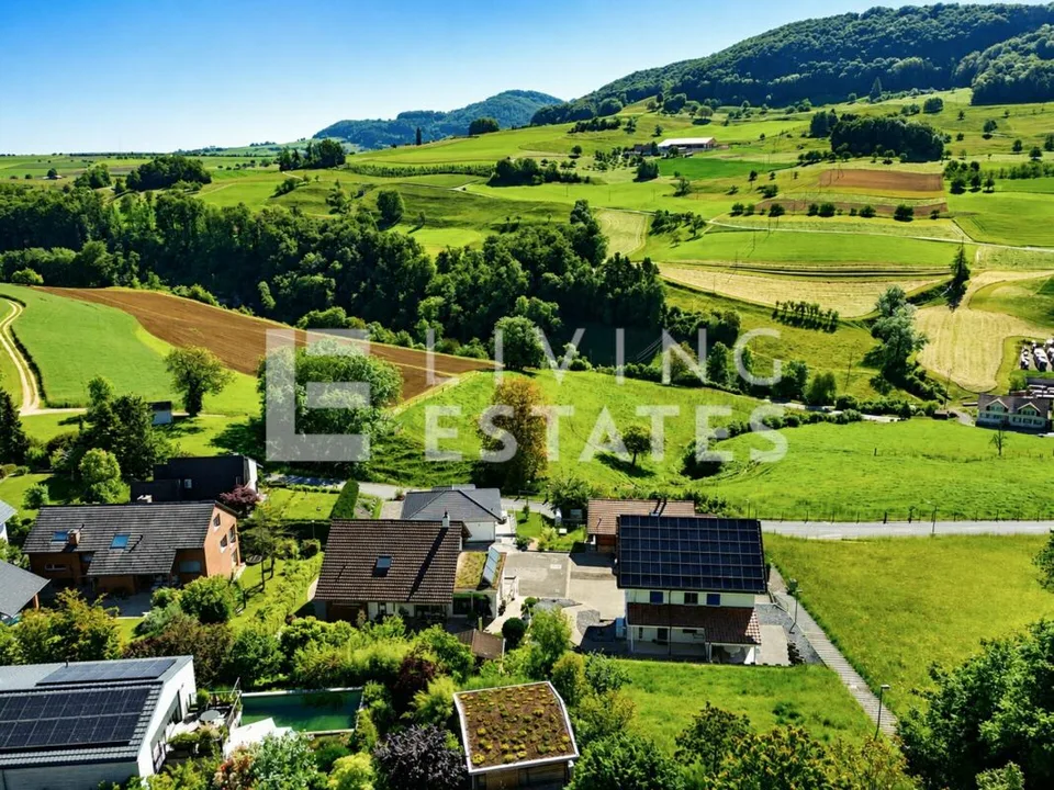 BAULAND MIT WEITBLICK UND NATURVERBUNDENHEIT