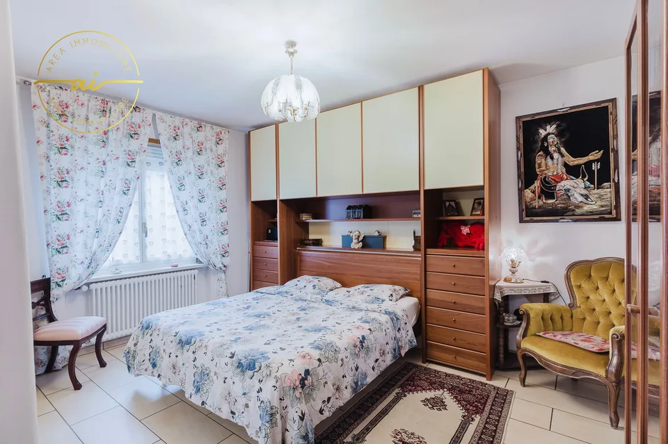 Maison unifamiliale avec jardin et piscine à Cresciano
