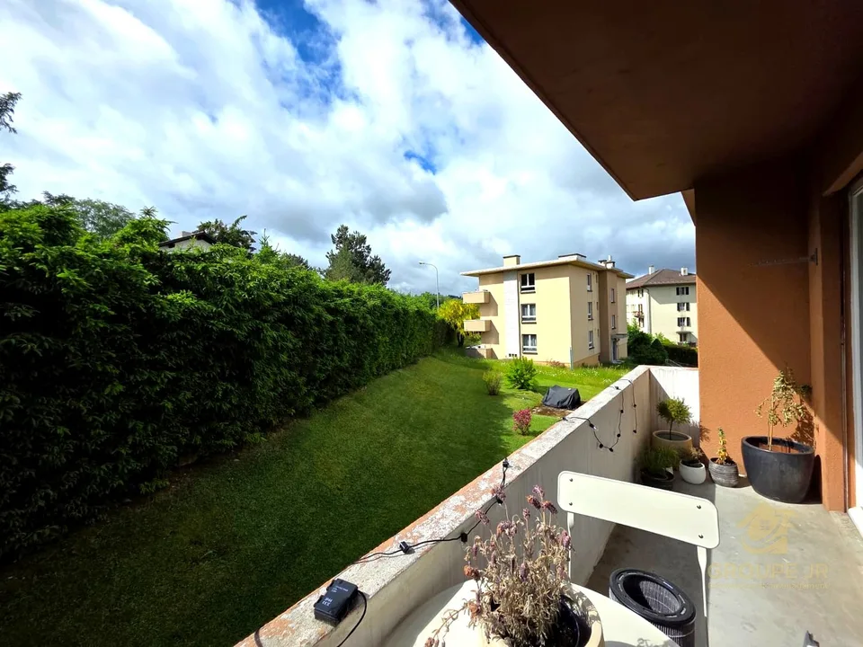 2,5 pièces rénové avec balcon – Coup de cœur assuré