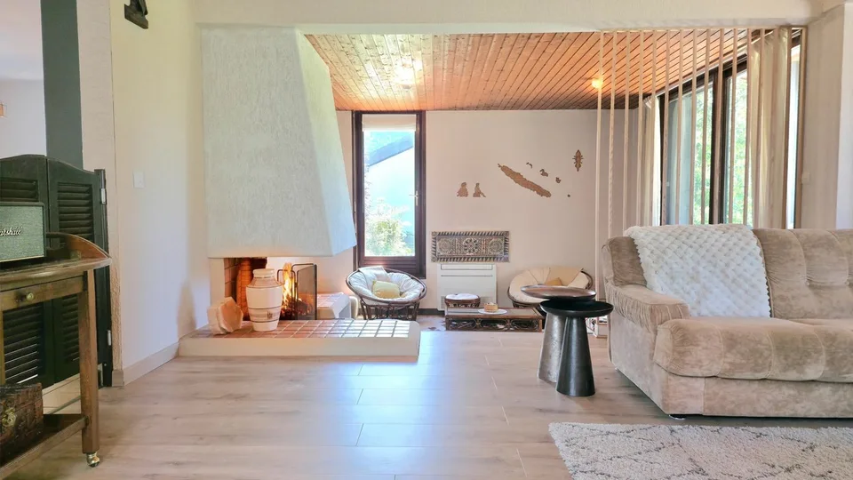 Séduisante maison d'architecte T8 à Armoy