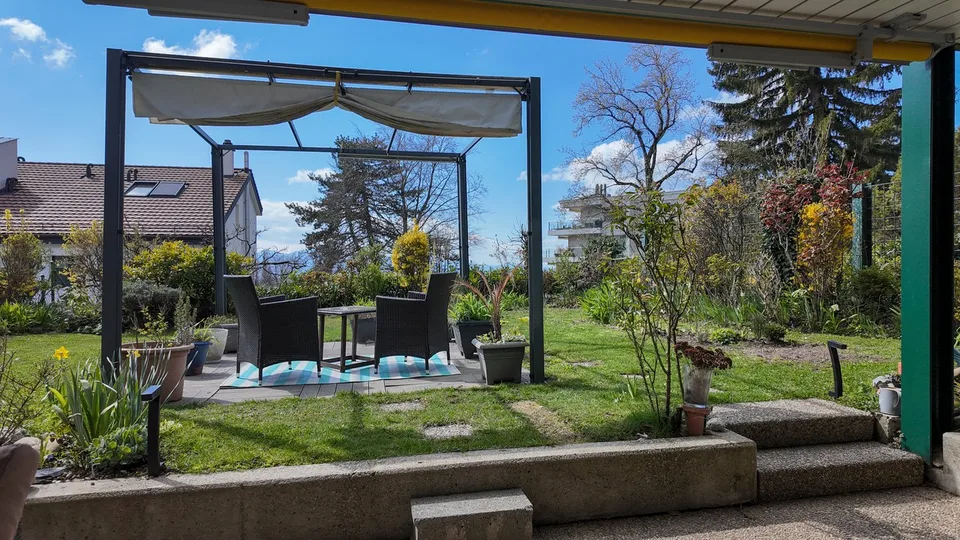 Charmant duplex avec jardin et vue sur lac et montagnes