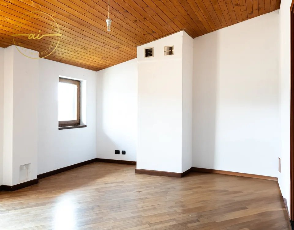 Maison multifamiliale avec 3 appartements à vendre, idéale également comme investissement