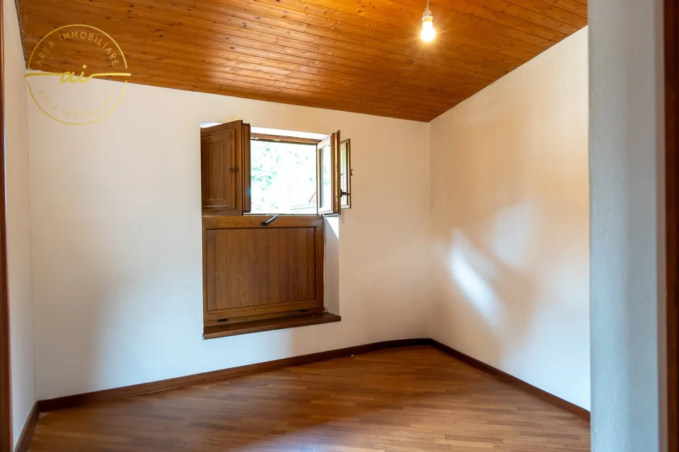 Maison multifamiliale avec 3 appartements à vendre, idéale également comme investissement