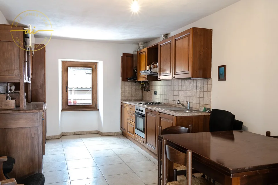 Maison multifamiliale avec 3 appartements à vendre, idéale également comme investissement