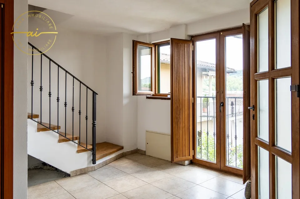 Maison multifamiliale avec 3 appartements à vendre, idéale également comme investissement