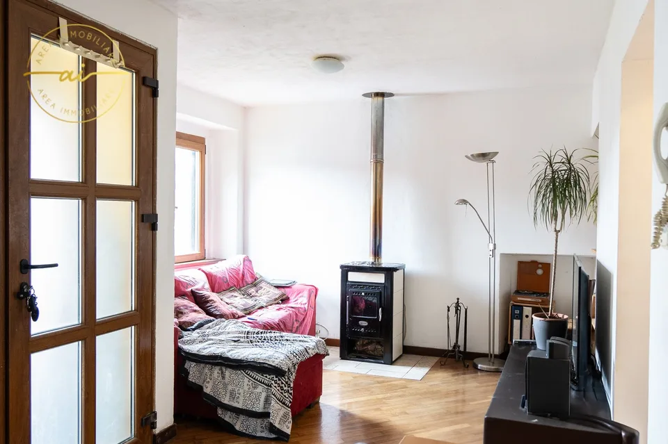 Maison multifamiliale avec 3 appartements à vendre, idéale également comme investissement