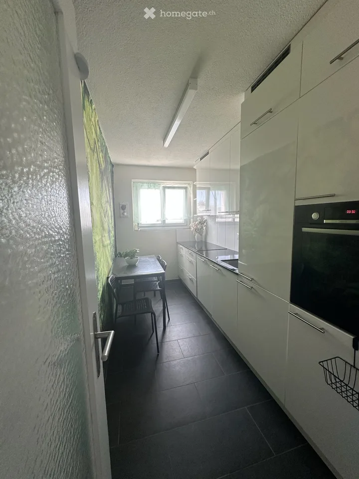 Appartamento luminoso 3 locali al 3° piano con balcone – Zeltweg 39, Uster