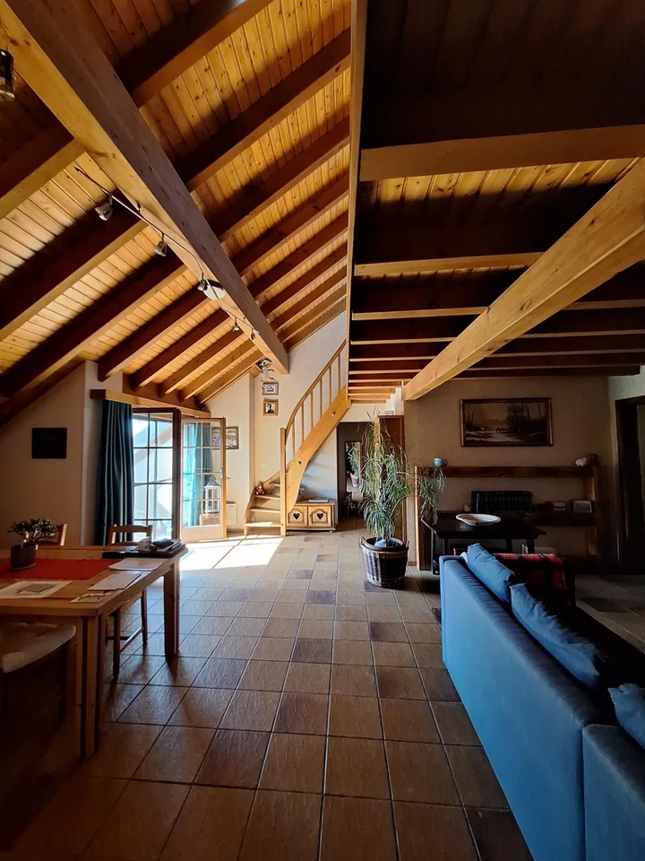 In affitto a Puidoux bello appartamento di 5 locali al 3° piano.