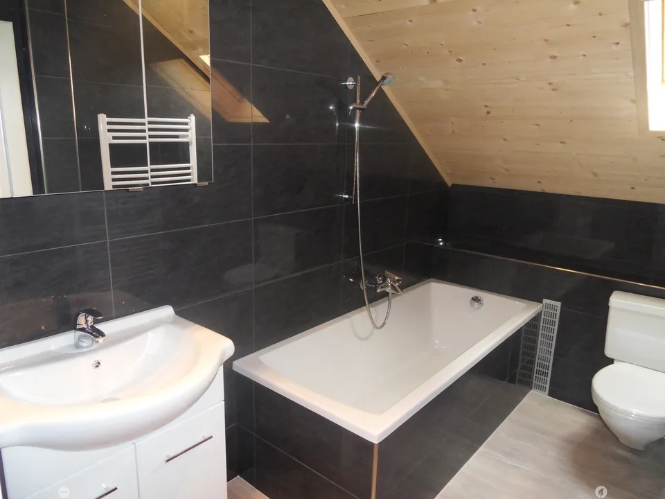 TOP Aussergewöhnliche Dachwohnung mit Galerie ganz Zentral