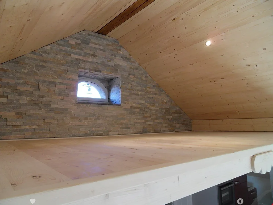 TOP Aussergewöhnliche Dachwohnung mit Galerie ganz Zentral