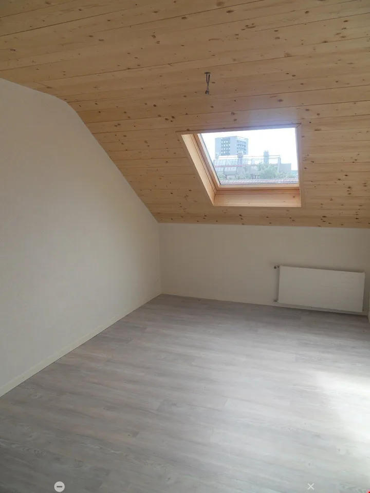 TOP Aussergewöhnliche Dachwohnung mit Galerie ganz Zentral