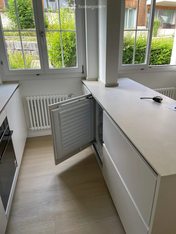 Bright, newly renovated 4.5-room apartment in a quiet location in Meilen with a large terrace