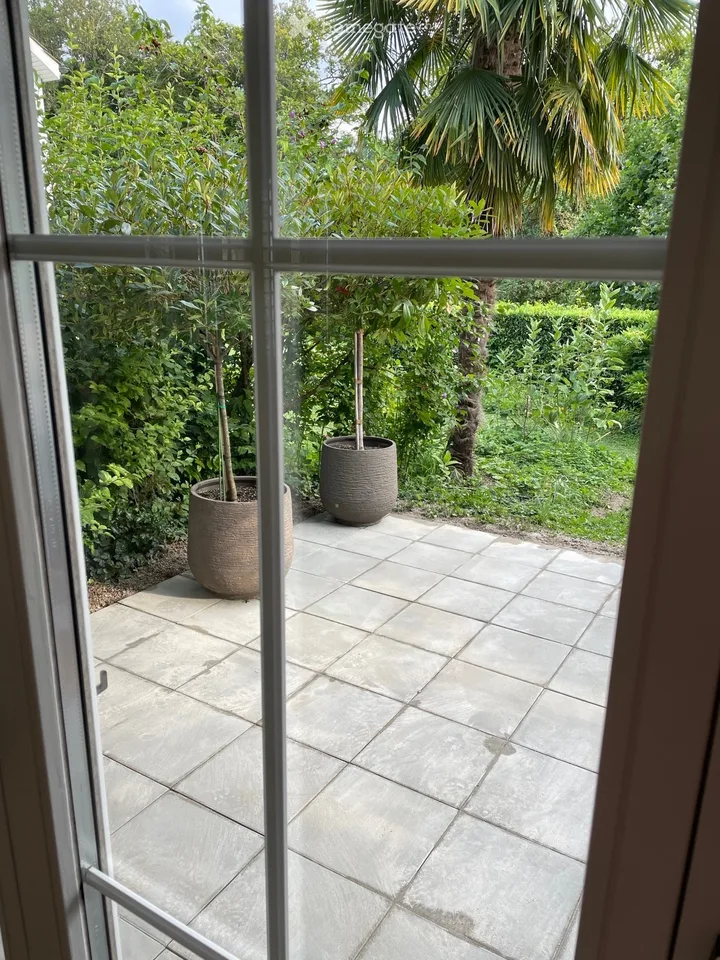 Bright, newly renovated 4.5-room apartment in a quiet location in Meilen with a large terrace