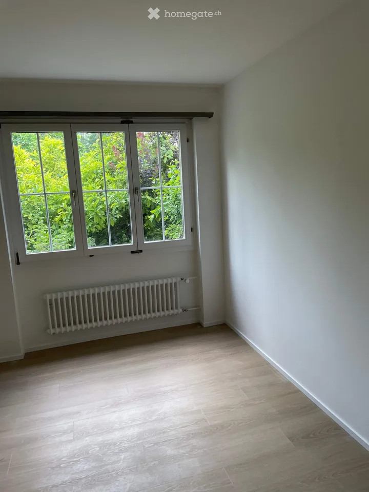 Bright, newly renovated 4.5-room apartment in a quiet location in Meilen with a large terrace