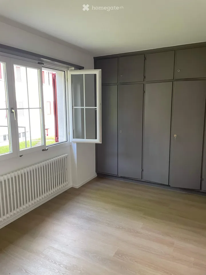 Bright, newly renovated 4.5-room apartment in a quiet location in Meilen with a large terrace