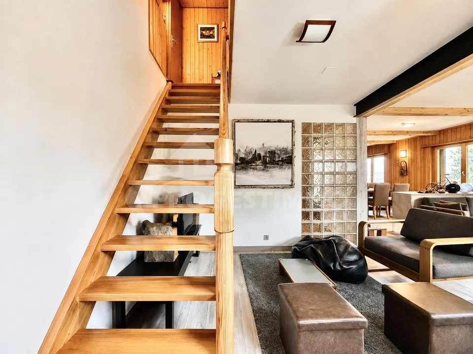 MAGNIFIQUE DUPLEX 6.5 PIÈCES SUR LES PISTES