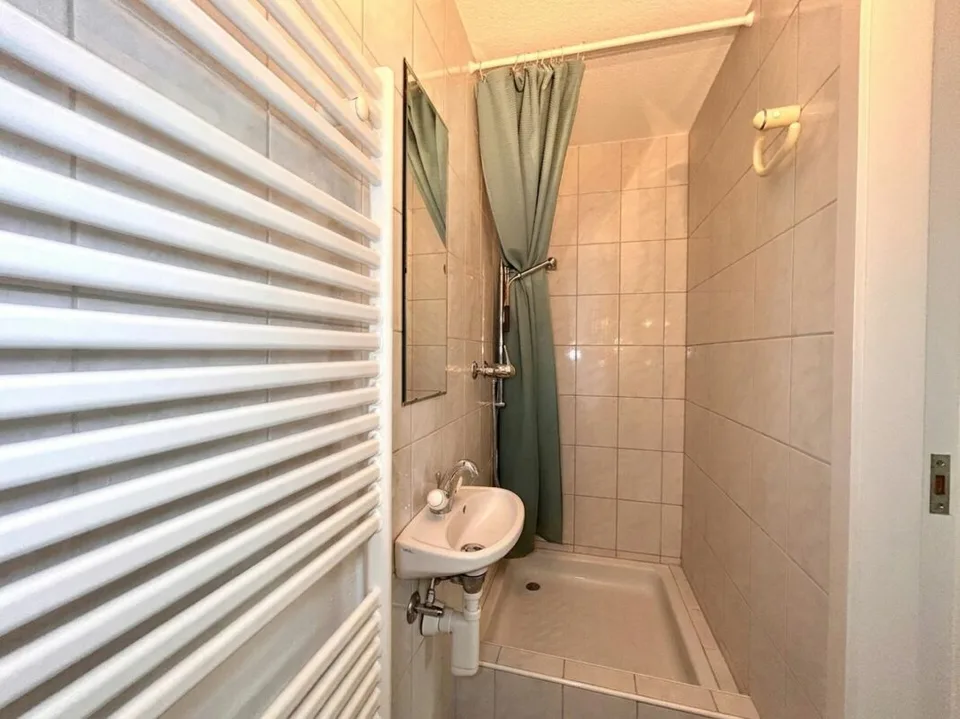 Casa a schiera su pendio soleggiato con garage
