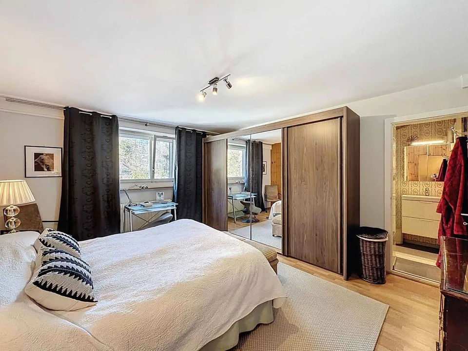 Charmanter 4,5-Zimmer-Wohnung in absoluter Ruhe, nur zwei Schritte vom Zentrum entfernt