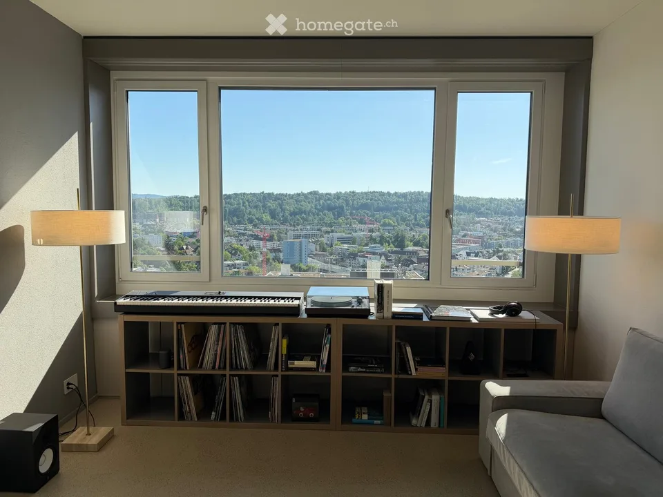 Moderne 2-Zimmer-Wohnung mit atemberaubendem Ausblick in Zürich-Oerlikon