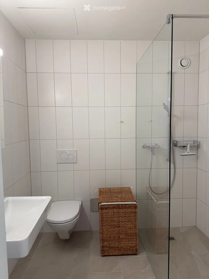 Moderne 2-Zimmer-Wohnung mit atemberaubendem Ausblick in Oerlikon