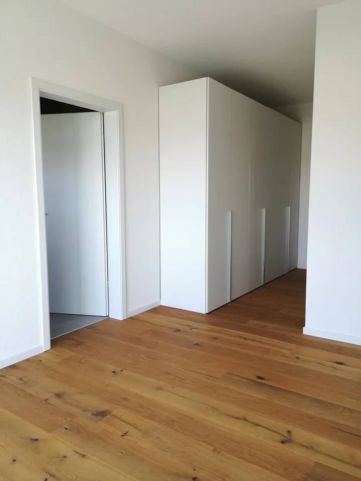Hochwertige 3.5-Zimmerwohnung in Seenähe mit zwei Balkonen