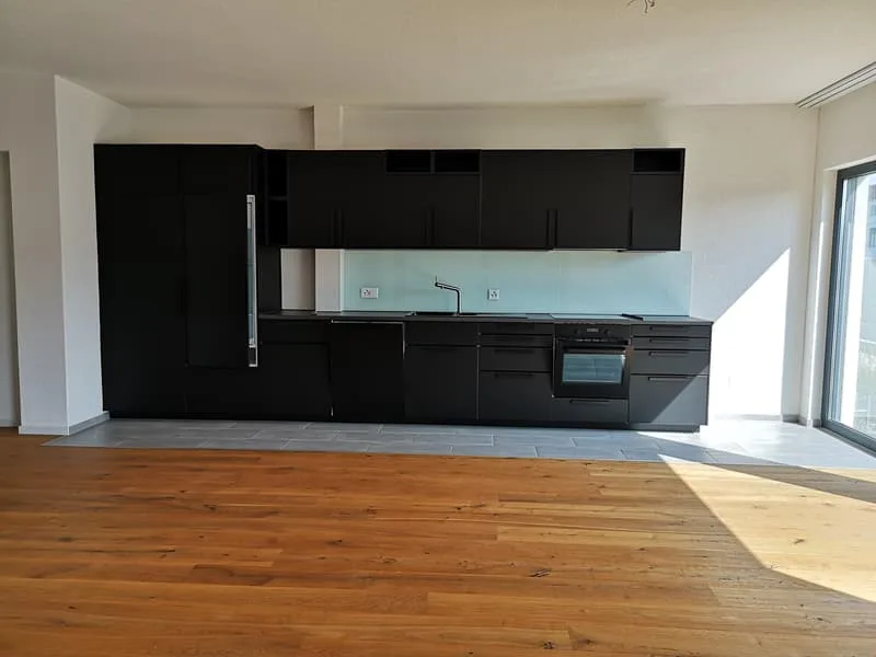 Hochwertige 3.5-Zimmerwohnung in Seenähe mit zwei Balkonen
