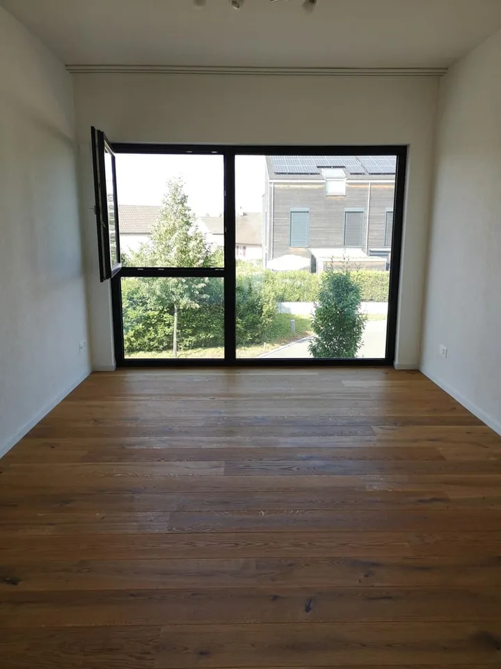 Hochwertige 3.5-Zimmerwohnung in Seenähe mit zwei Balkonen