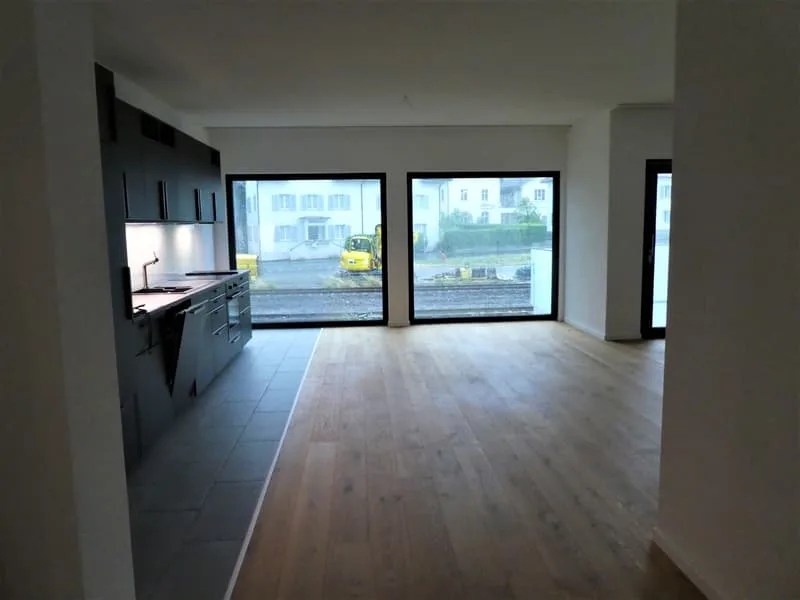 Hochwertige 3.5-Zimmerwohnung in Seenähe mit zwei Balkonen