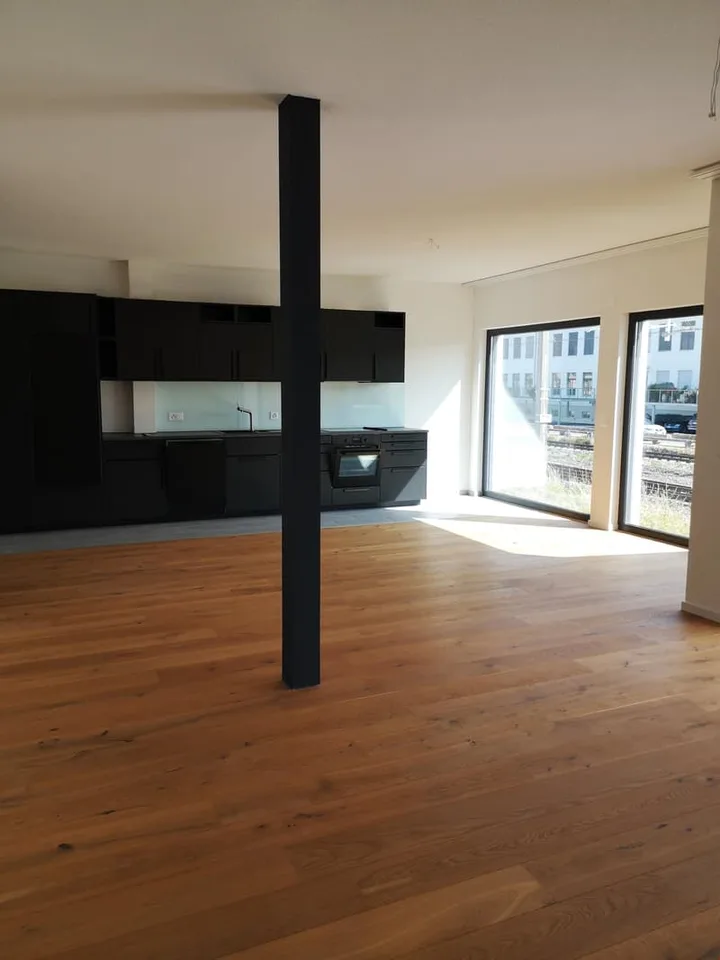 Hochwertige 3.5-Zimmerwohnung in Seenähe mit zwei Balkonen
