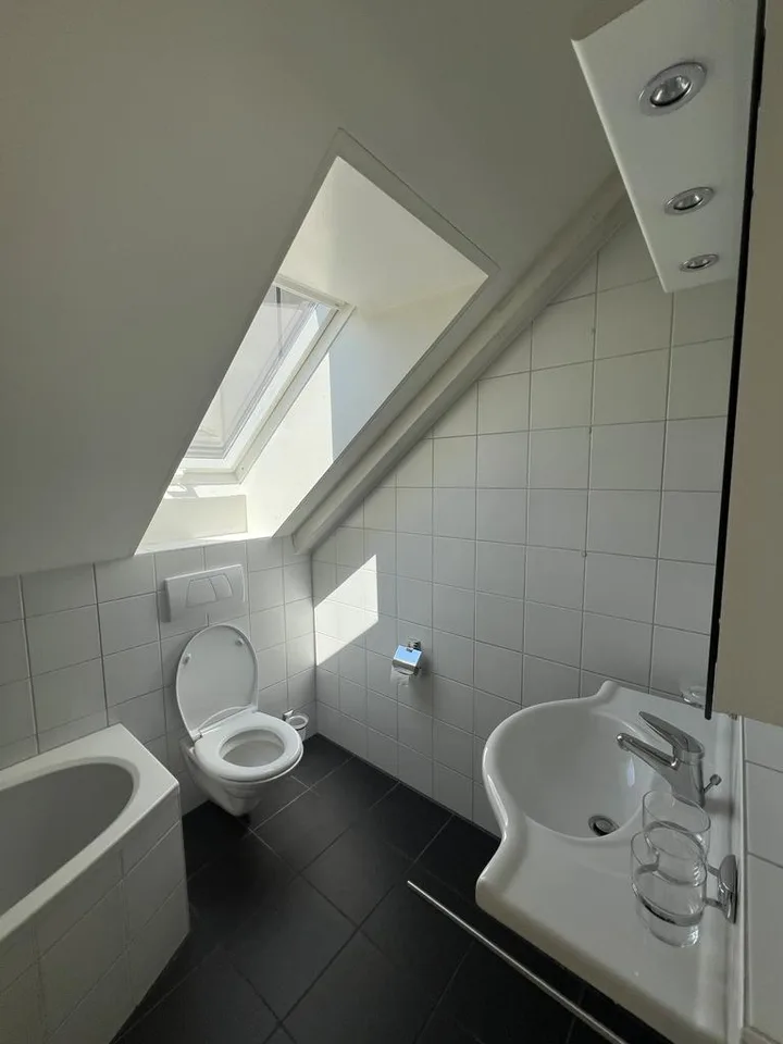 Bright 3.5-room attic apartment with gallery