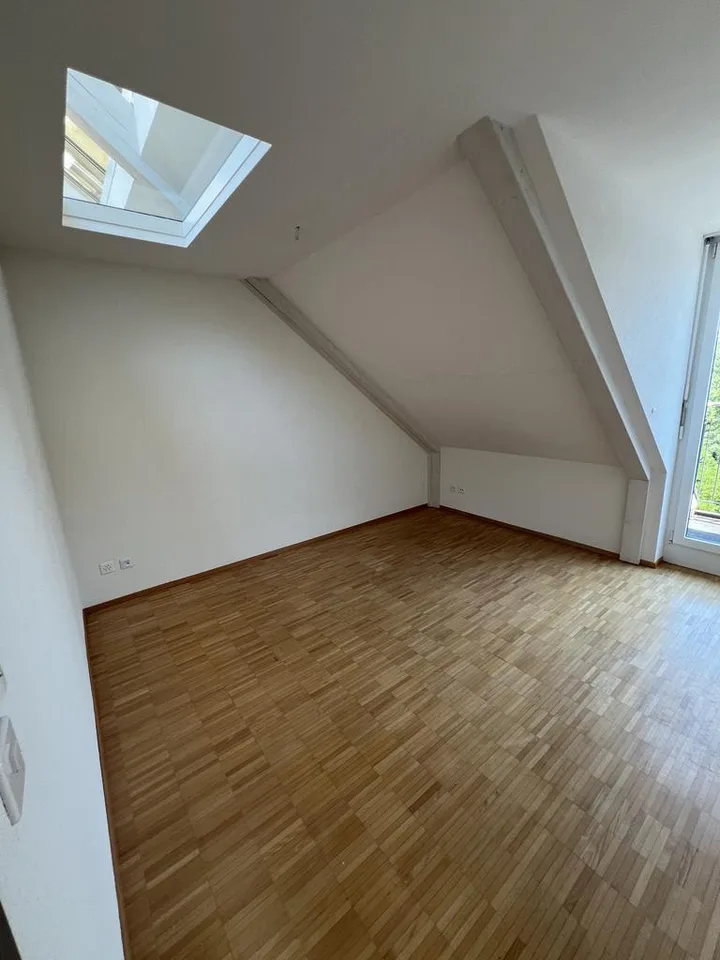Bright 3.5-room attic apartment with gallery