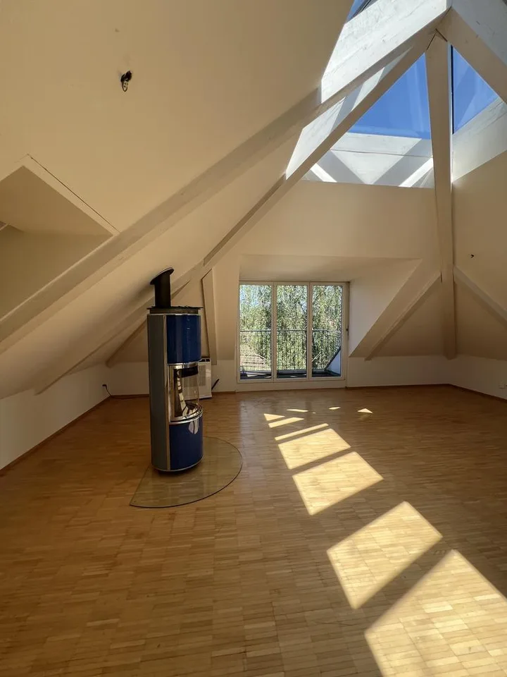 Bright 3.5-room attic apartment with gallery