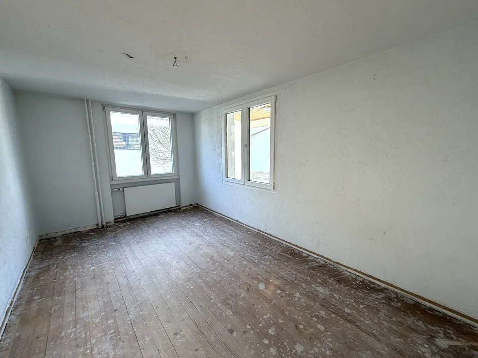 5.5-Zi.-Einfamilienhaus sucht Handwerker