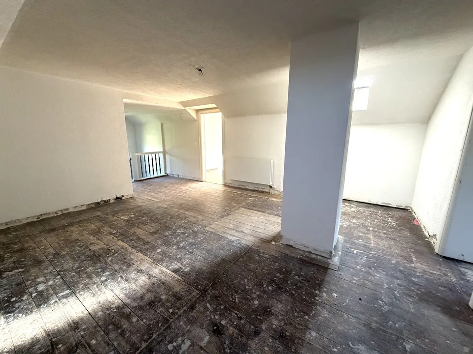 5.5-Zi.-Einfamilienhaus sucht Handwerker