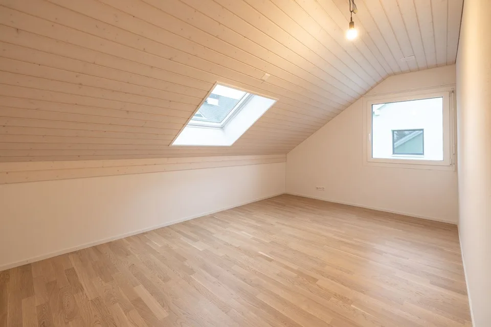 4.5-Zi.-Attikawohnung mit grossem Balkon, Niederwil