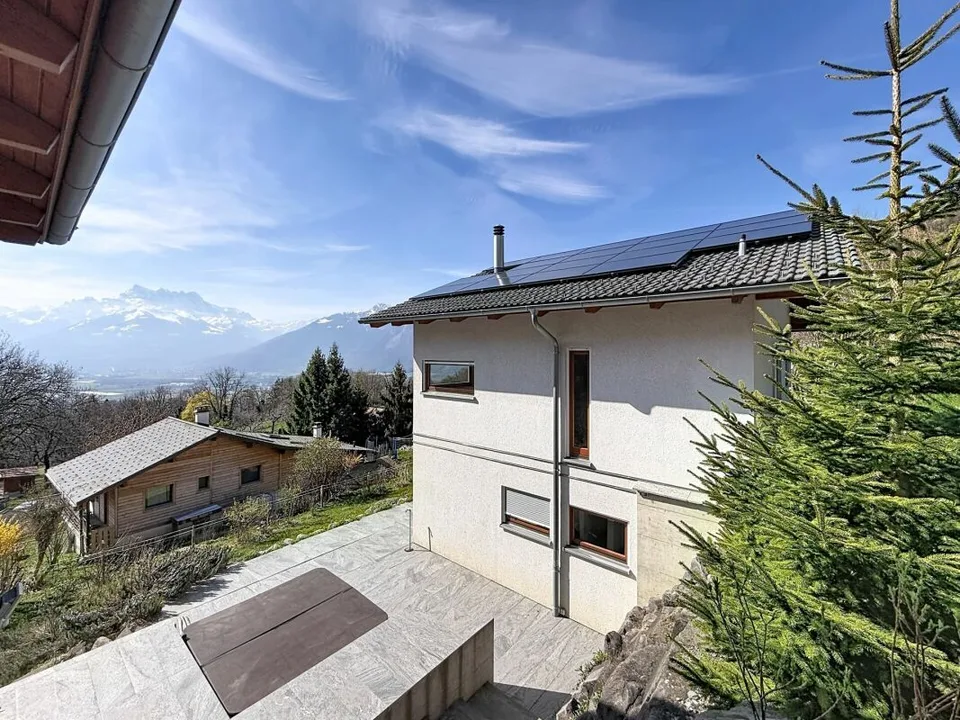 Prachtvolle Architekten-Villa mit spektakulärer Panoramablick auf die Ebene und die Dents-du-Midi